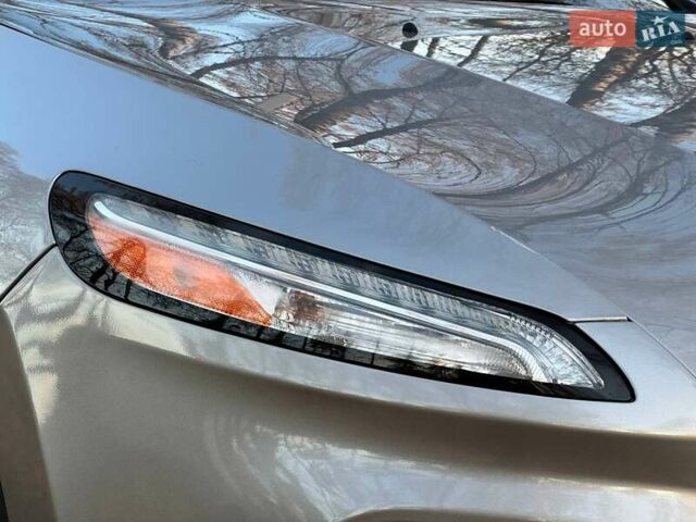 Джип Cherokee 2015 у Ахтырке на Automoto.ua Сірий Джип Cherokee, об'ємом двигуна 2.4 л та пробігом 145 тис. км за 11850 $, фото 11 на Automoto.ua