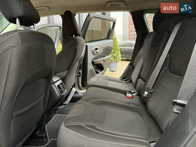 Сірий Джип Cherokee, об'ємом двигуна 2.36 л та пробігом 190 тис. км за 12000 $, фото 15 на Automoto.ua