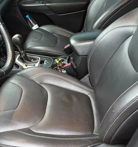 Сірий Джип Cherokee, об'ємом двигуна 2.36 л та пробігом 168 тис. км за 10500 $, фото 12 на Automoto.ua