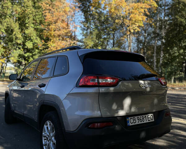 Сірий Джип Cherokee, об'ємом двигуна 2.36 л та пробігом 134 тис. км за 12200 $, фото 3 на Automoto.ua