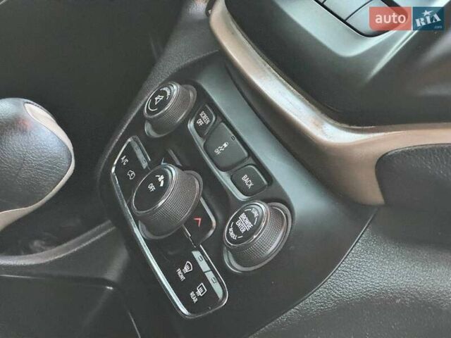 Джип Cherokee 2015 у Ахтырке на Automoto.ua Сірий Джип Cherokee, об'ємом двигуна 2.4 л та пробігом 145 тис. км за 11850 $, фото 38 на Automoto.ua