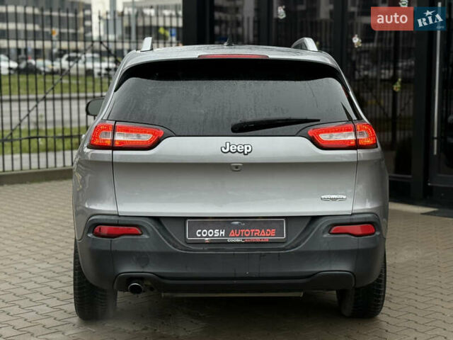 Сірий Джип Cherokee, об'ємом двигуна 2.36 л та пробігом 190 тис. км за 12000 $, фото 7 на Automoto.ua