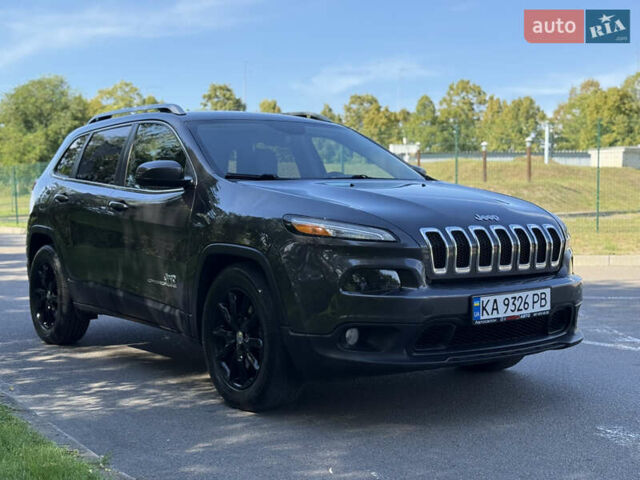 Серый Джип Чероки, объемом двигателя 2.4 л и пробегом 180 тыс. км за 12500 $, фото 1 на Automoto.ua