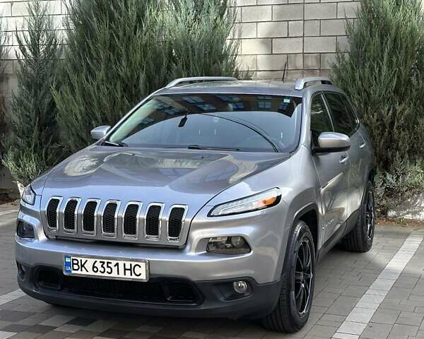 Джип Чероки 2015 в Ровно на Automoto.ua Серый Джип Чероки, объемом двигателя 2.36 л и пробегом 136 тыс. км за 10500 $, фото 7 на Automoto.ua