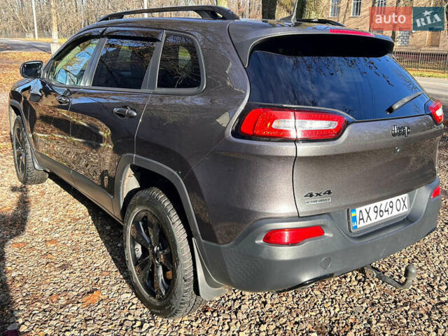 Сірий Джип Cherokee, об'ємом двигуна 2.36 л та пробігом 146 тис. км за 14500 $, фото 2 на Automoto.ua