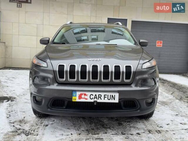 Серый Джип Чероки, объемом двигателя 3.24 л и пробегом 172 тыс. км за 11900 $, фото 1 на Automoto.ua