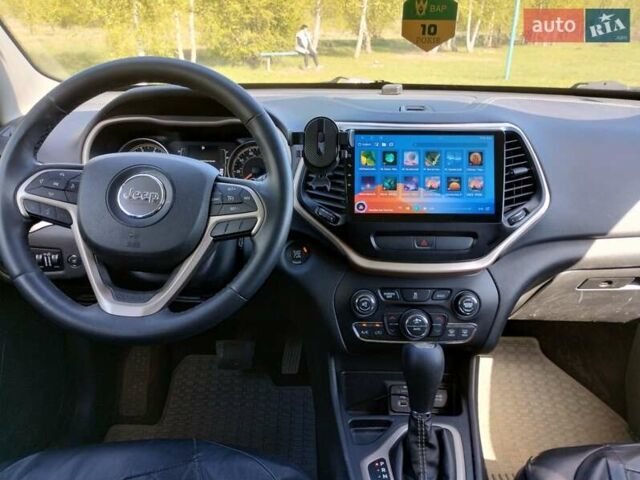 Серый Джип Чероки, объемом двигателя 2.36 л и пробегом 132 тыс. км за 12100 $, фото 6 на Automoto.ua