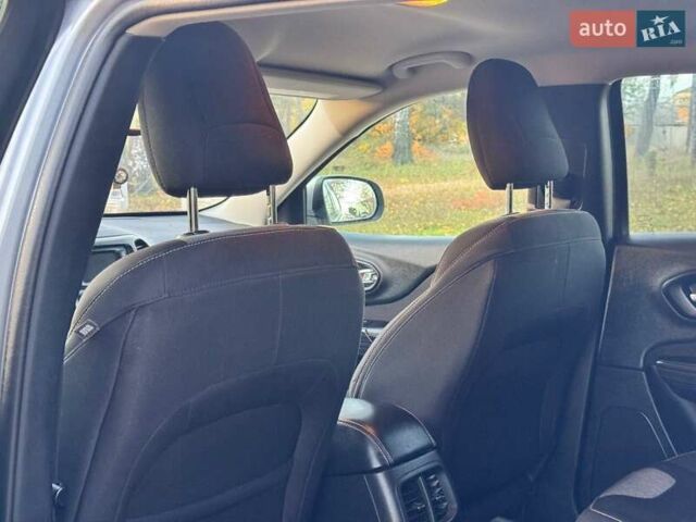 Джип Cherokee 2015 у Ахтырке на Automoto.ua Сірий Джип Cherokee, об'ємом двигуна 2.4 л та пробігом 145 тис. км за 11850 $, фото 30 на Automoto.ua