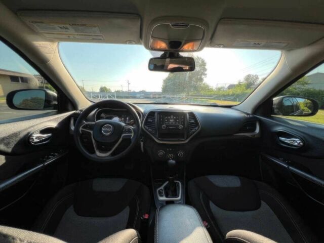 Сірий Джип Cherokee, об'ємом двигуна 2.4 л та пробігом 71 тис. км за 5800 $, фото 9 на Automoto.ua