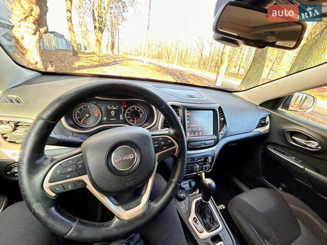 Сірий Джип Cherokee, об'ємом двигуна 2.36 л та пробігом 146 тис. км за 14500 $, фото 5 на Automoto.ua