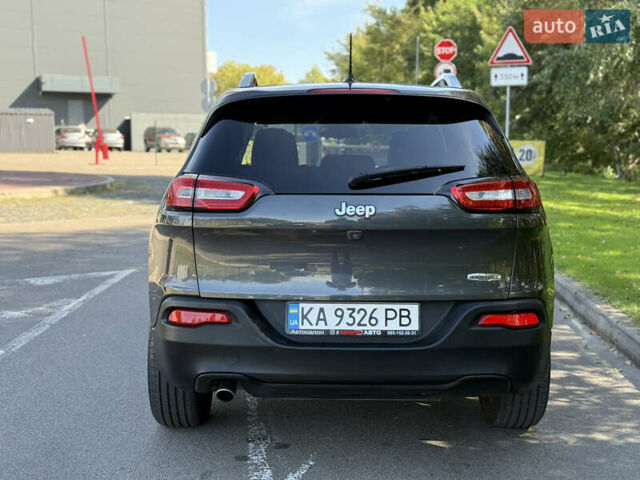 Серый Джип Чероки, объемом двигателя 2.4 л и пробегом 180 тыс. км за 12500 $, фото 6 на Automoto.ua