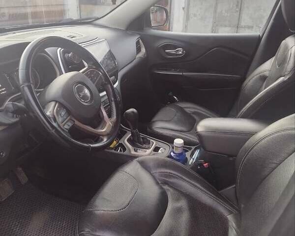 Серый Джип Чероки, объемом двигателя 2.4 л и пробегом 177 тыс. км за 12400 $, фото 4 на Automoto.ua