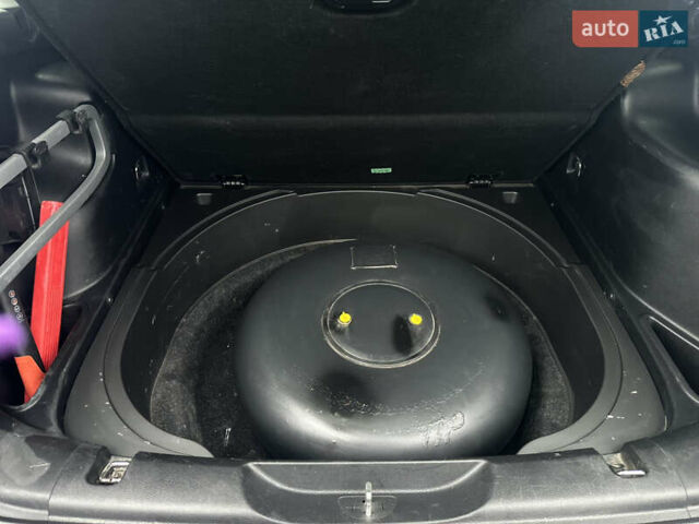 Серый Джип Чероки, объемом двигателя 3.24 л и пробегом 200 тыс. км за 11300 $, фото 5 на Automoto.ua