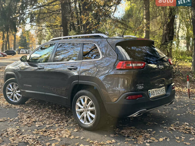 Джип Cherokee 2015 у Вінниці на Automoto.ua Сірий Джип Cherokee, об'ємом двигуна 3.24 л та пробігом 195 тис. км за 14500 $, фото 4 на Automoto.ua