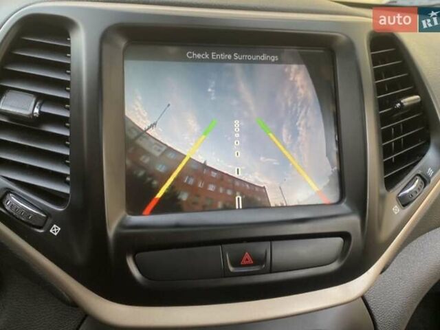 Серый Джип Чероки, объемом двигателя 2.36 л и пробегом 186 тыс. км за 15700 $, фото 27 на Automoto.ua