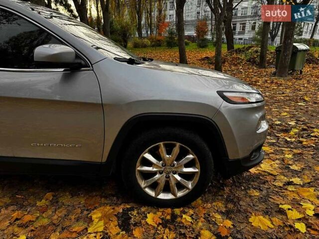 Сірий Джип Cherokee, об'ємом двигуна 3.2 л та пробігом 224 тис. км за 12290 $, фото 4 на Automoto.ua