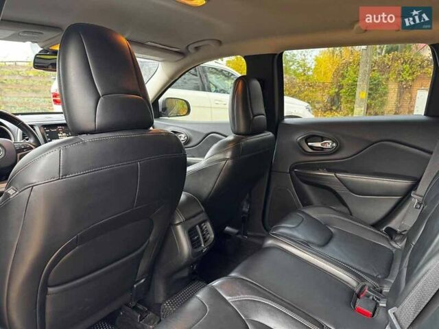 Сірий Джип Cherokee, об'ємом двигуна 3.2 л та пробігом 224 тис. км за 12290 $, фото 25 на Automoto.ua