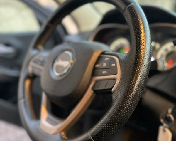 Серый Джип Чероки, объемом двигателя 2.36 л и пробегом 250 тыс. км за 8500 $, фото 45 на Automoto.ua