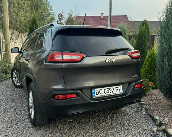 Серый Джип Чероки, объемом двигателя 2.36 л и пробегом 250 тыс. км за 8500 $, фото 10 на Automoto.ua
