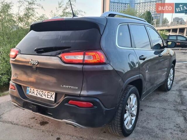 Серый Джип Чероки, объемом двигателя 3.2 л и пробегом 252 тыс. км за 12600 $, фото 1 на Automoto.ua