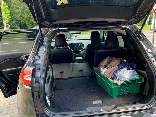 Сірий Джип Cherokee, об'ємом двигуна 2.4 л та пробігом 167 тис. км за 13500 $, фото 4 на Automoto.ua