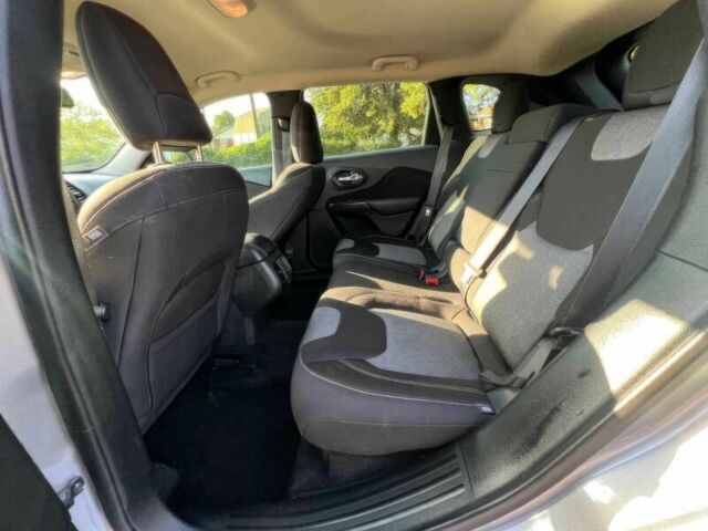 Сірий Джип Cherokee, об'ємом двигуна 2.4 л та пробігом 71 тис. км за 5800 $, фото 10 на Automoto.ua