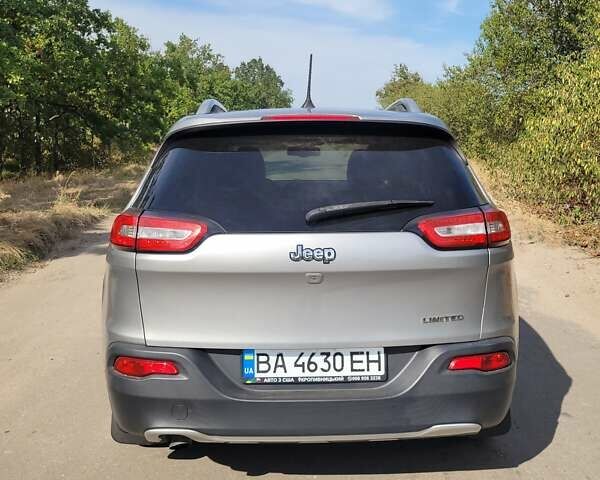 Сірий Джип Cherokee, об'ємом двигуна 2.36 л та пробігом 133 тис. км за 15000 $, фото 7 на Automoto.ua