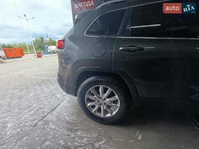 Серый Джип Чероки, объемом двигателя 2.36 л и пробегом 186 тыс. км за 15700 $, фото 41 на Automoto.ua