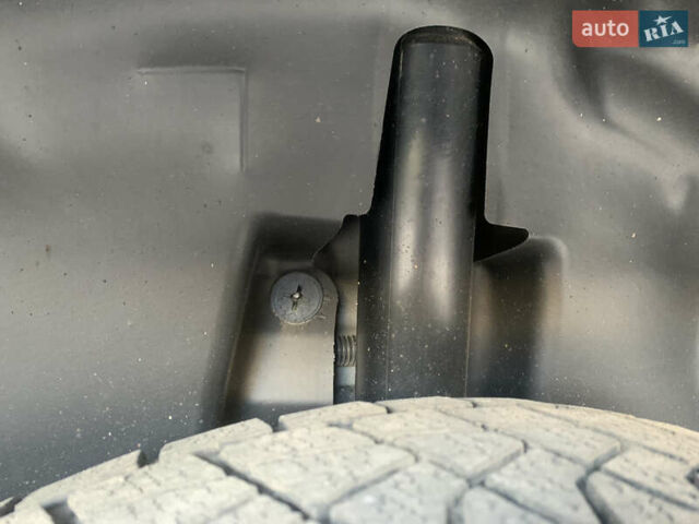 Серый Джип Чероки, объемом двигателя 2.4 л и пробегом 230 тыс. км за 12400 $, фото 12 на Automoto.ua