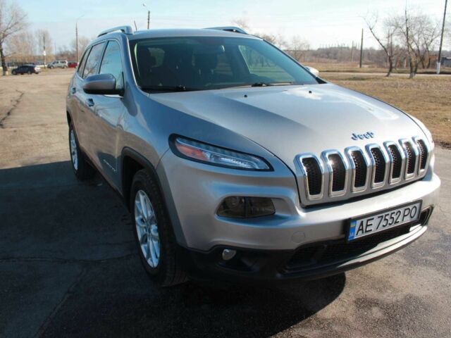 Сірий Джип Cherokee, об'ємом двигуна 0.24 л та пробігом 116 тис. км за 14000 $, фото 8 на Automoto.ua