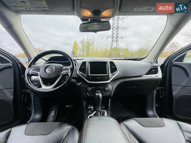 Серый Джип Чероки, объемом двигателя 2.36 л и пробегом 169 тыс. км за 12600 $, фото 13 на Automoto.ua