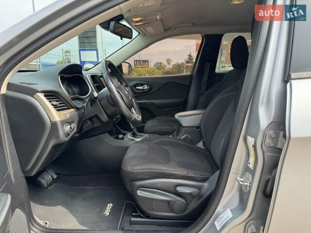Сірий Джип Cherokee, об'ємом двигуна 2.36 л та пробігом 158 тис. км за 14200 $, фото 21 на Automoto.ua