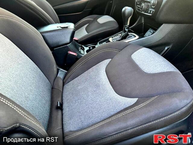 Джип Cherokee 2015 у Ахтырке на Automoto.ua Сірий Джип Cherokee, об'ємом двигуна 2.4 л та пробігом 150 тис. км за 11850 $, фото 9 на Automoto.ua