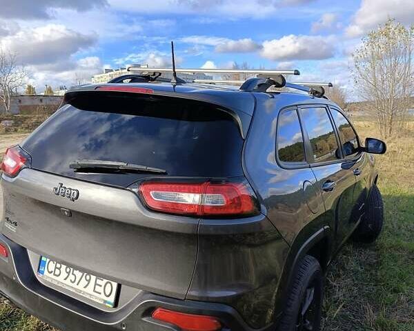 Сірий Джип Cherokee, об'ємом двигуна 2.36 л та пробігом 230 тис. км за 14200 $, фото 6 на Automoto.ua