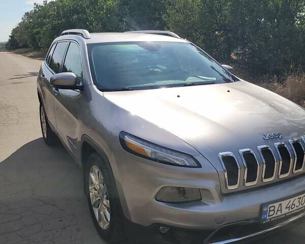 Сірий Джип Cherokee, об'ємом двигуна 2.36 л та пробігом 133 тис. км за 15000 $, фото 3 на Automoto.ua