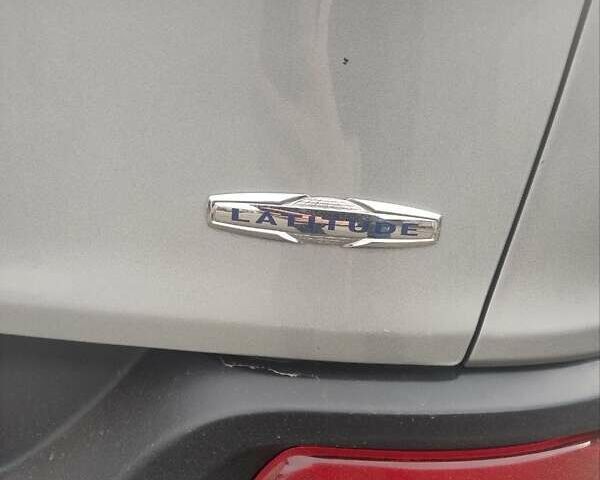 Серый Джип Чероки, объемом двигателя 2.4 л и пробегом 177 тыс. км за 12400 $, фото 2 на Automoto.ua