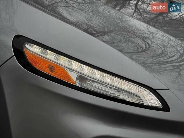 Сірий Джип Cherokee, об'ємом двигуна 2.36 л та пробігом 140 тис. км за 11852 $, фото 5 на Automoto.ua