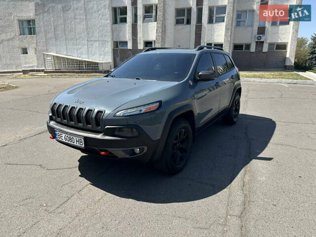 Сірий Джип Cherokee, об'ємом двигуна 3.24 л та пробігом 235 тис. км за 15500 $, фото 4 на Automoto.ua