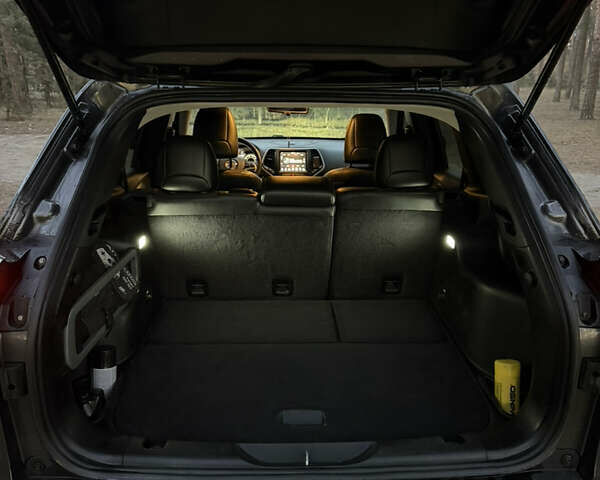 Серый Джип Чероки, объемом двигателя 3.24 л и пробегом 187 тыс. км за 14700 $, фото 10 на Automoto.ua