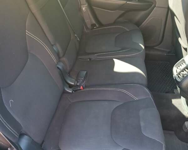 Сірий Джип Cherokee, об'ємом двигуна 2.36 л та пробігом 185 тис. км за 12999 $, фото 13 на Automoto.ua