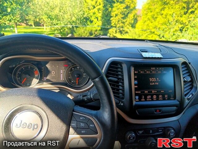 Сірий Джип Cherokee, об'ємом двигуна 2.4 л та пробігом 186 тис. км за 11999 $, фото 7 на Automoto.ua