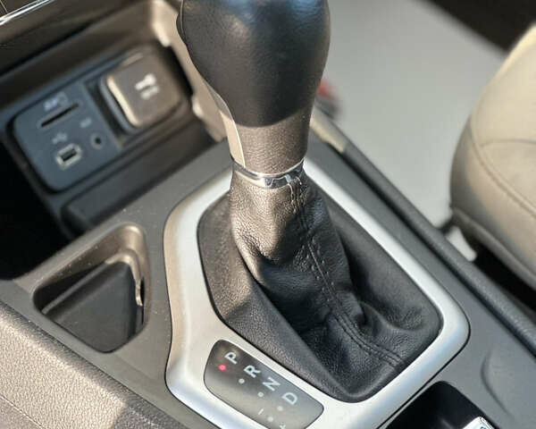 Серый Джип Чероки, объемом двигателя 2.36 л и пробегом 157 тыс. км за 14200 $, фото 19 на Automoto.ua