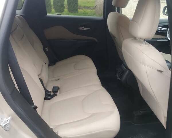Сірий Джип Cherokee, об'ємом двигуна 2.36 л та пробігом 227 тис. км за 12500 $, фото 1 на Automoto.ua