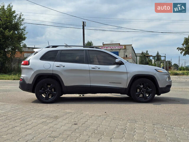 Сірий Джип Cherokee, об'ємом двигуна 2.36 л та пробігом 158 тис. км за 14200 $, фото 7 на Automoto.ua