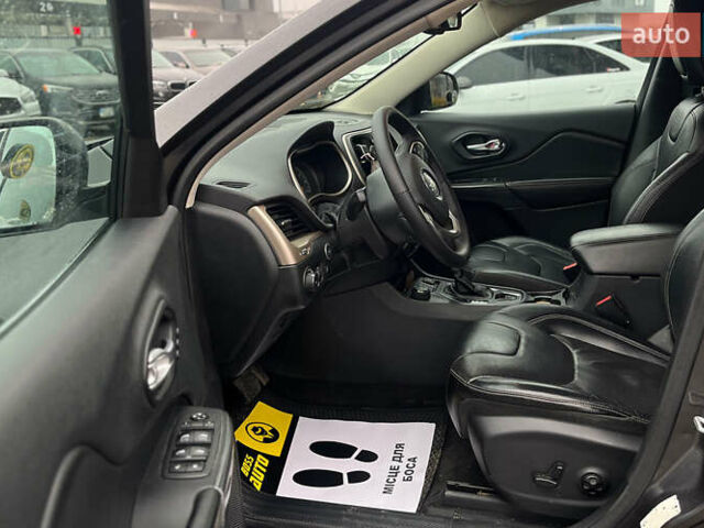 Серый Джип Чероки, объемом двигателя 3.24 л и пробегом 243 тыс. км за 12900 $, фото 18 на Automoto.ua