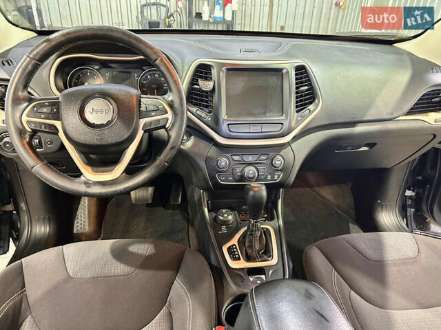 Сірий Джип Cherokee, об'ємом двигуна 2.36 л та пробігом 146 тис. км за 14500 $, фото 13 на Automoto.ua