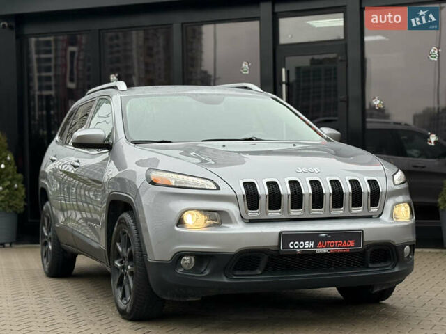 Сірий Джип Cherokee, об'ємом двигуна 2.36 л та пробігом 190 тис. км за 12000 $, фото 2 на Automoto.ua