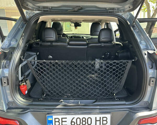 Сірий Джип Cherokee, об'ємом двигуна 3.24 л та пробігом 235 тис. км за 15500 $, фото 29 на Automoto.ua