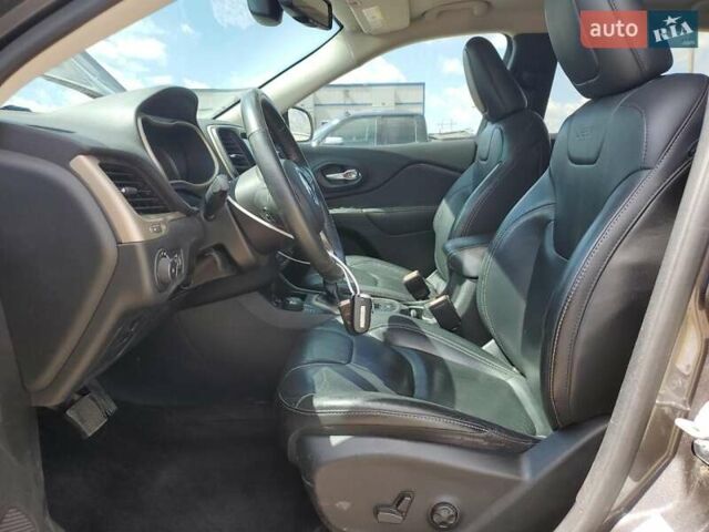 Сірий Джип Cherokee, об'ємом двигуна 3.24 л та пробігом 147 тис. км за 1600 $, фото 6 на Automoto.ua