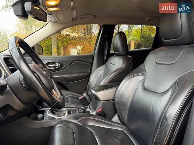 Сірий Джип Cherokee, об'ємом двигуна 3.2 л та пробігом 224 тис. км за 12290 $, фото 22 на Automoto.ua